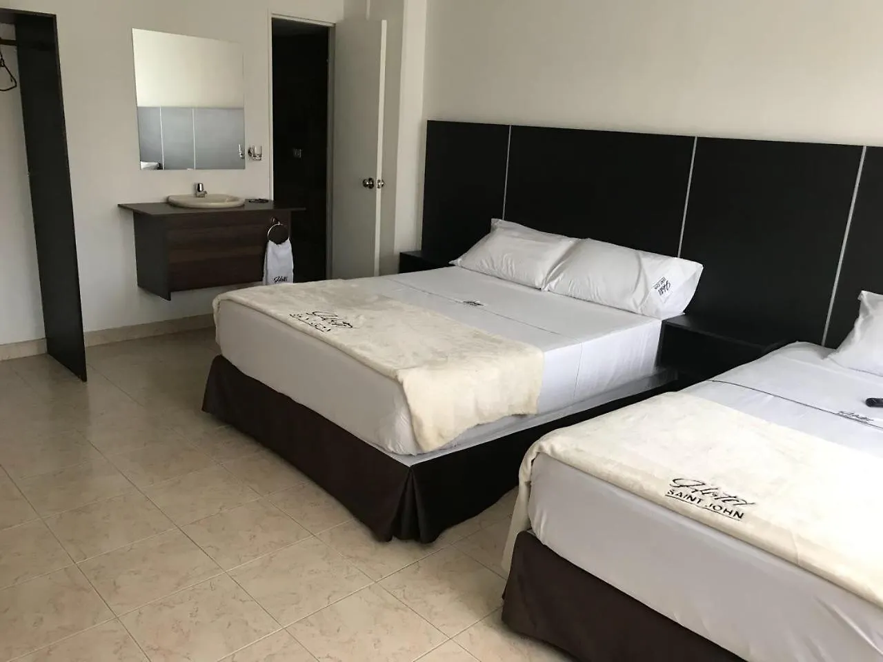 Hotel Saint John Medellin 3*,  Colombia