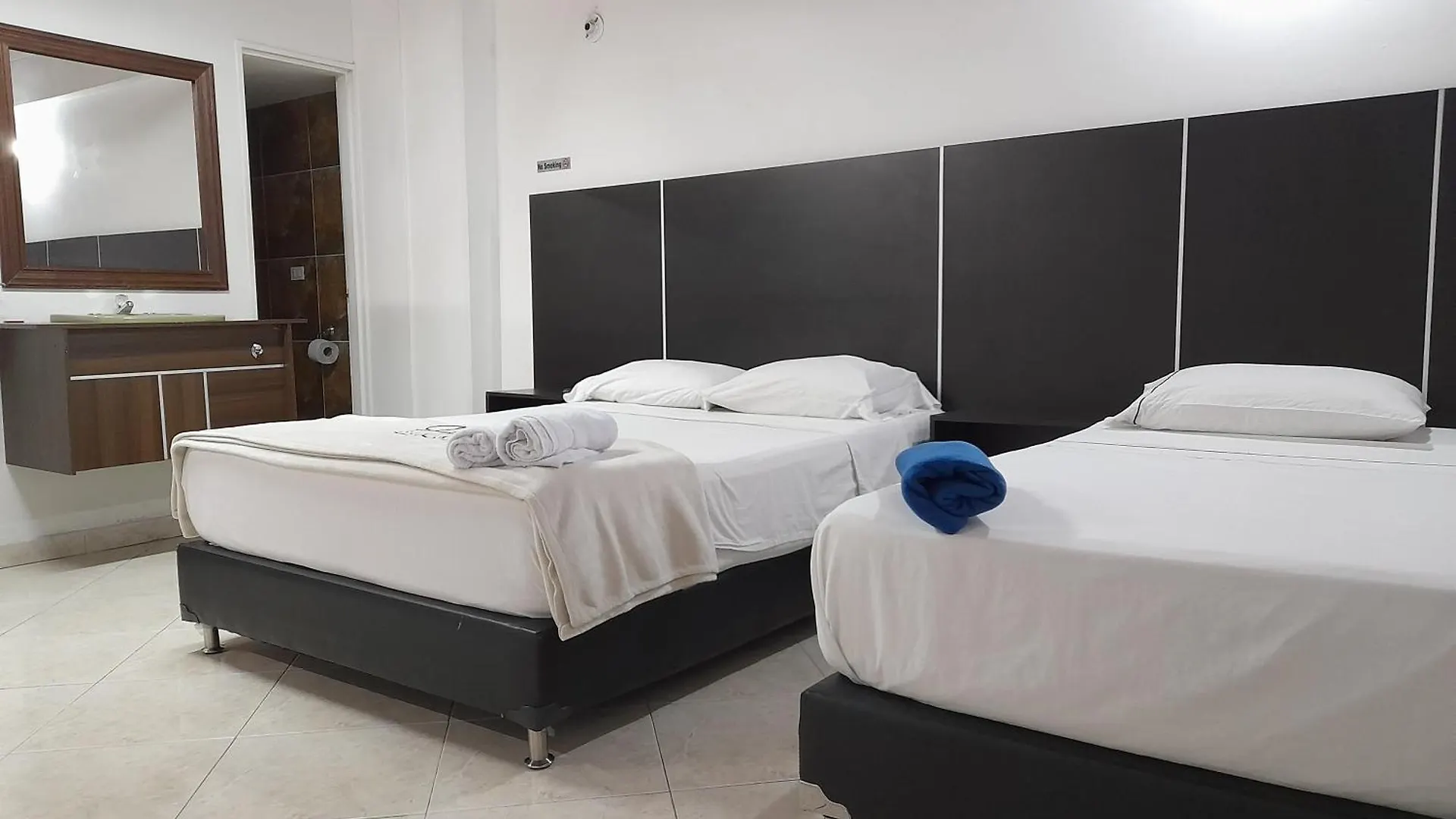 Hotel Saint John Medellin 3*,  Colombia
