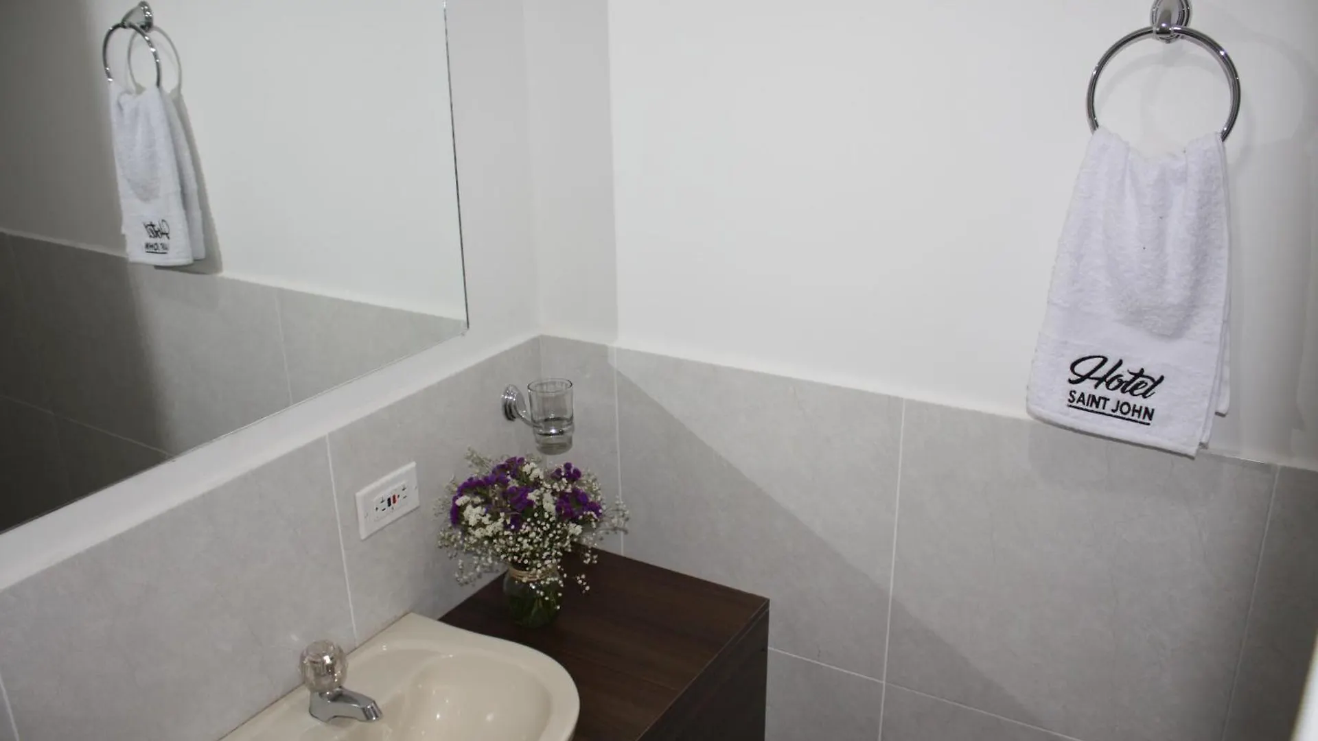Hotel Saint John Medellin